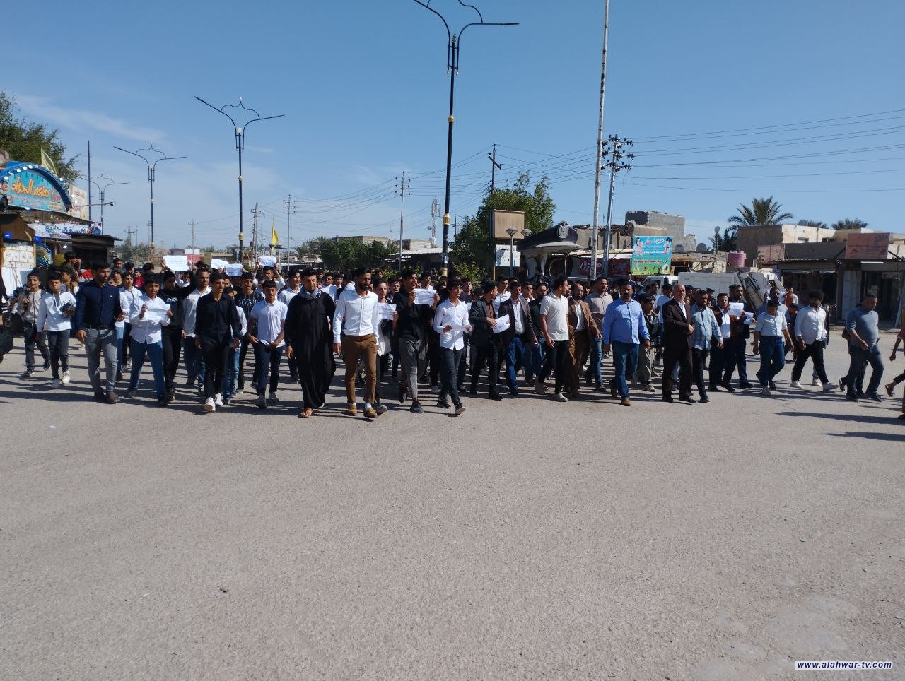 اهالي قضاء الاصلاح تنظم وقفة احتجاجية وسط المدينة للمطالبة باطلاق سراح المعتقلين